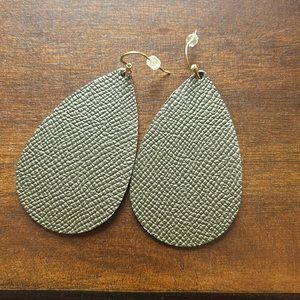 Nickel and suede earrings size medium